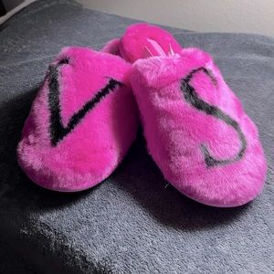 Victoria’s Secret slippers!! NWT. Cute and Soft. M